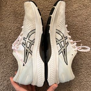 ASICS gel kayano 27 running shoe
